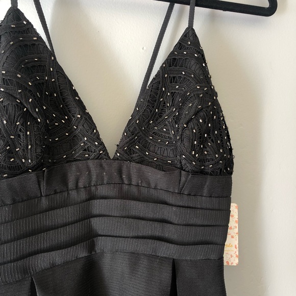 F r e e P e o p l e cocktail dress 🖤 - Picture 6 of 7